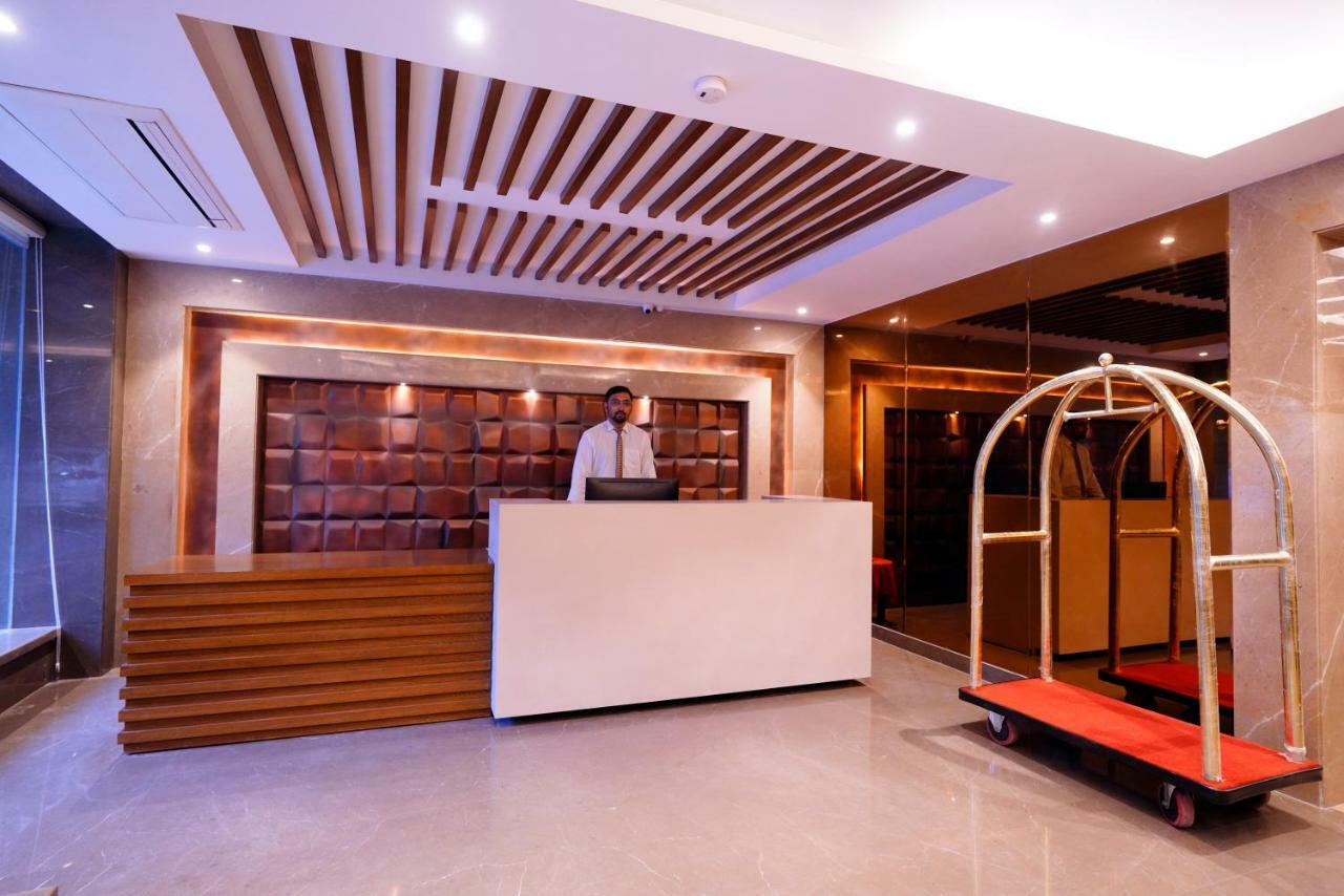 Hotel City Pride With Free Airport Pickup Új-Delhi Kültér fotó