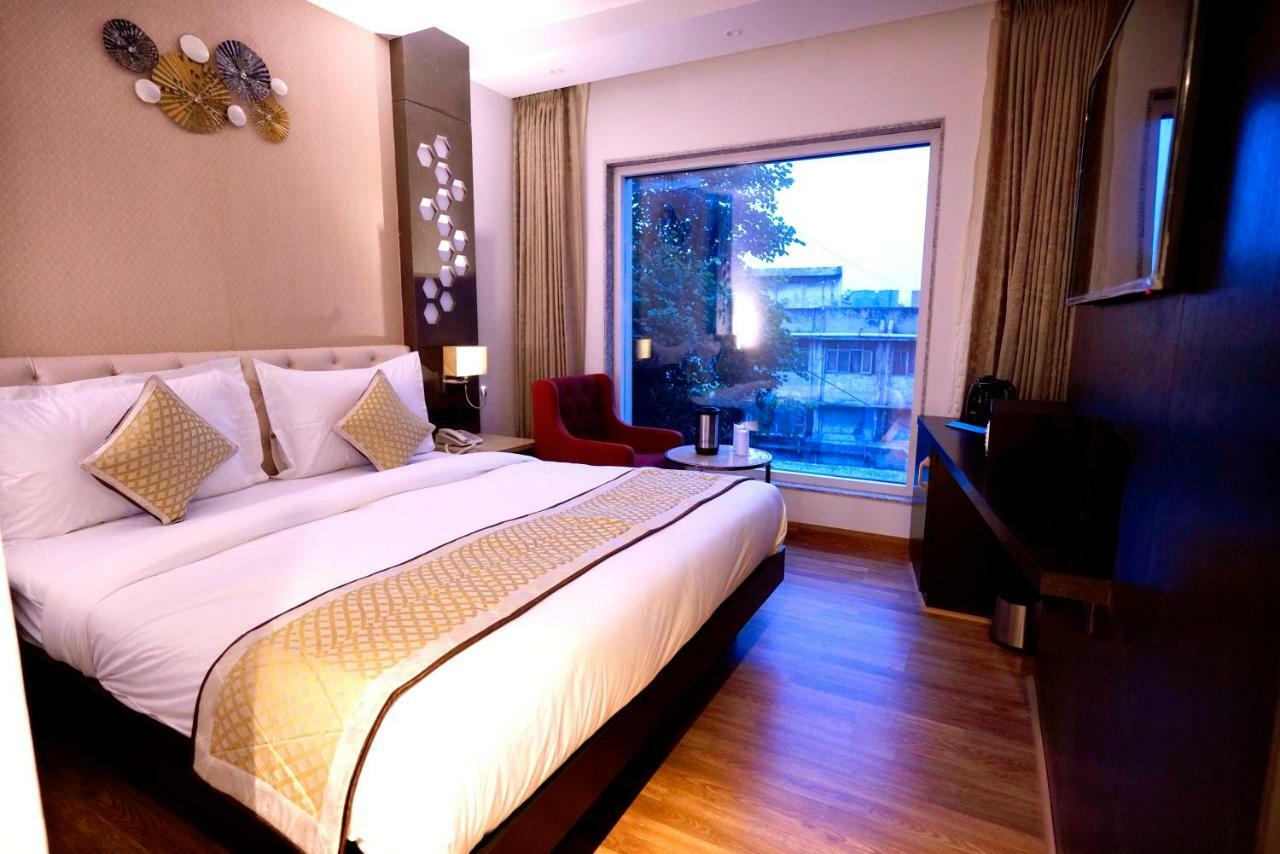 Hotel City Pride With Free Airport Pickup Új-Delhi Kültér fotó