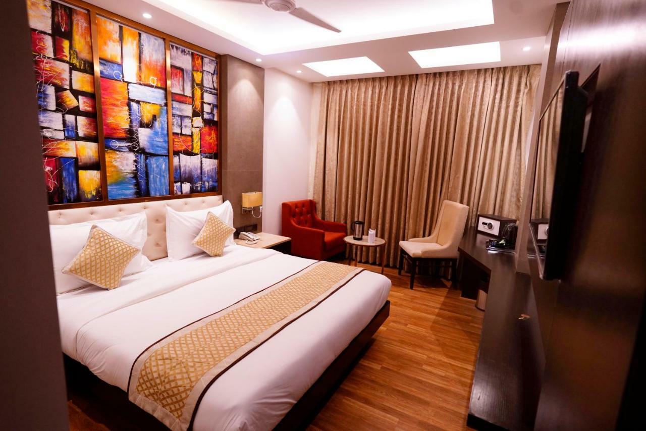 Hotel City Pride With Free Airport Pickup Új-Delhi Kültér fotó